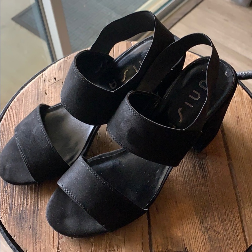 Unisa sandal black suede size 8 1/2 in great shape